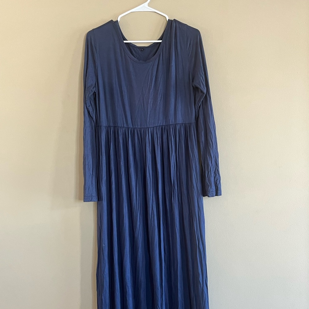 Women’s dresses, Size L NWT, Size XL worn 1x.
